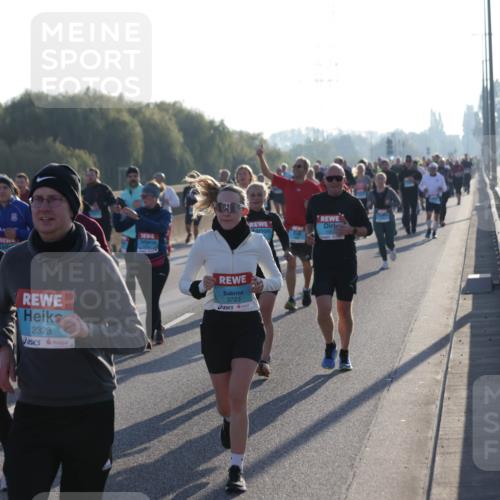 03.10.2025 - Köhlbrandbrückenlauf Jannik Wohlers http://msf.ph/oto/9053086 03.10.2025 09:19:48 Position 3 1747, 2323, 3723 meine-sportfotos.de