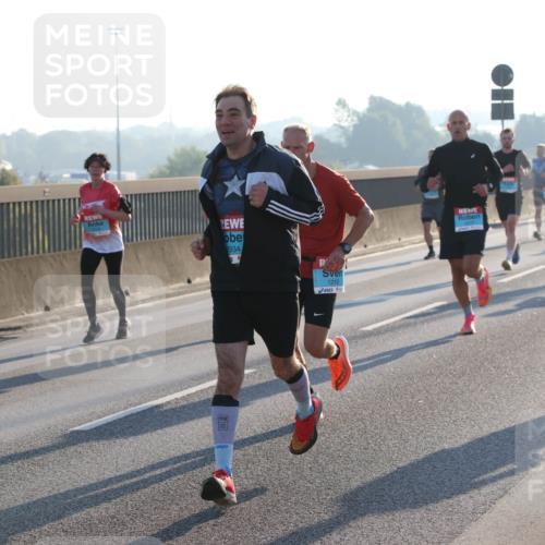 03.10.2025 - Köhlbrandbrückenlauf Lena Gebhardt http://msf.ph/oto/9053097 03.10.2025 09:15:40 Position 1 2815, 2934, 1210 meine-sportfotos.de