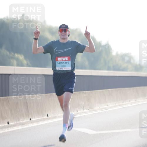 03.10.2025 - Köhlbrandbrückenlauf Jannik Wohlers http://msf.ph/oto/9053101 03.10.2025 09:10:37 Position 3 1008 meine-sportfotos.de