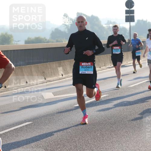 03.10.2025 - Köhlbrandbrückenlauf Lena Gebhardt http://msf.ph/oto/9053114 03.10.2025 09:15:40 Position 1 1210, 3270, 3527 meine-sportfotos.de