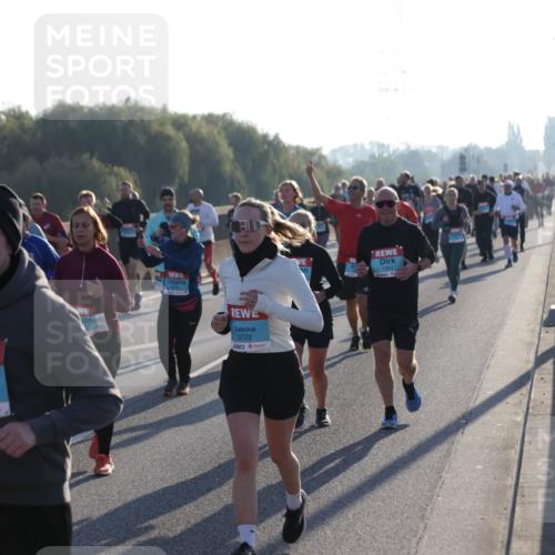03.10.2025 - Köhlbrandbrückenlauf Jannik Wohlers http://msf.ph/oto/9053115 03.10.2025 09:19:48 Position 3 2323, 3723, 1303 meine-sportfotos.de
