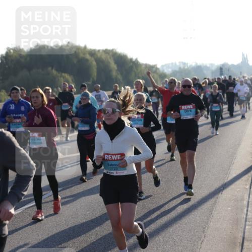 03.10.2025 - Köhlbrandbrückenlauf Jannik Wohlers http://msf.ph/oto/9053126 03.10.2025 09:19:48 Position 3 2323, 3, 33, 3723, 1303 meine-sportfotos.de