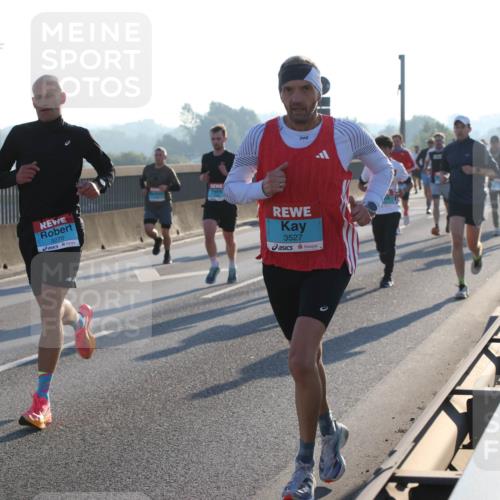 03.10.2025 - Köhlbrandbrückenlauf Lena Gebhardt http://msf.ph/oto/9053147 03.10.2025 09:15:42 Position 1 3270, 3527 meine-sportfotos.de
