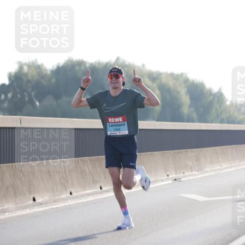 03.10.2025 - Köhlbrandbrückenlauf Jannik Wohlers http://msf.ph/oto/9053176 03.10.2025 09:10:38 Position 3 3807, 1008 meine-sportfotos.de