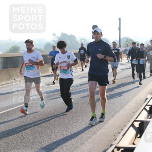 03.10.2025 - Köhlbrandbrückenlauf Lena Gebhardt http://msf.ph/oto/9053194 03.10.2025 09:15:43 Position 1 1068, 3338, 24, 1112 meine-sportfotos.de
