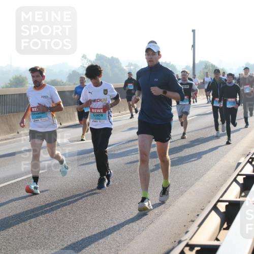 03.10.2025 - Köhlbrandbrückenlauf Lena Gebhardt http://msf.ph/oto/9053198 03.10.2025 09:15:43 Position 1 1068, 3338, 24, 1112 meine-sportfotos.de