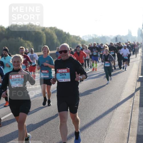 03.10.2025 - Köhlbrandbrückenlauf Jannik Wohlers http://msf.ph/oto/9053205 03.10.2025 09:19:50 Position 3 2079, 1304, 1303 meine-sportfotos.de