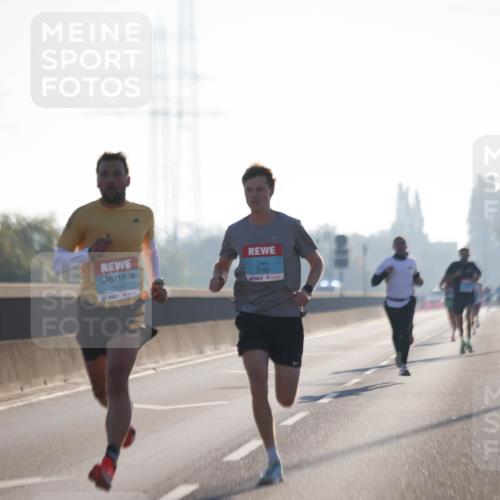03.10.2025 - Köhlbrandbrückenlauf Jannik Wohlers http://msf.ph/oto/9053208 03.10.2025 09:10:39 Position 3 3590, 3782 meine-sportfotos.de