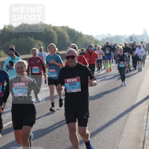 03.10.2025 - Köhlbrandbrückenlauf Jannik Wohlers http://msf.ph/oto/9053217 03.10.2025 09:19:50 Position 3 2079, 1304, 1303 meine-sportfotos.de