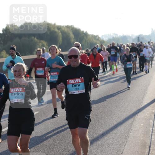 03.10.2025 - Köhlbrandbrückenlauf Jannik Wohlers http://msf.ph/oto/9053223 03.10.2025 09:19:50 Position 3 2079, 1304, 1303 meine-sportfotos.de
