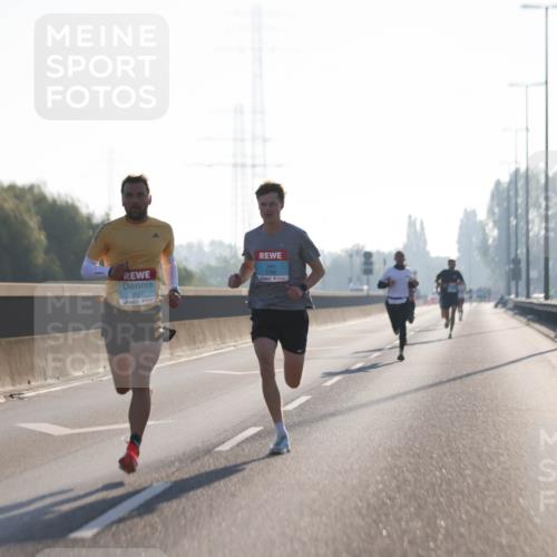 03.10.2025 - Köhlbrandbrückenlauf Jannik Wohlers http://msf.ph/oto/9053231 03.10.2025 09:10:40 Position 3 3590, 3782 meine-sportfotos.de