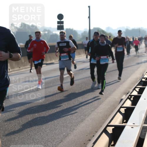 03.10.2025 - Köhlbrandbrückenlauf Lena Gebhardt http://msf.ph/oto/9053245 03.10.2025 09:15:44 Position 1  meine-sportfotos.de