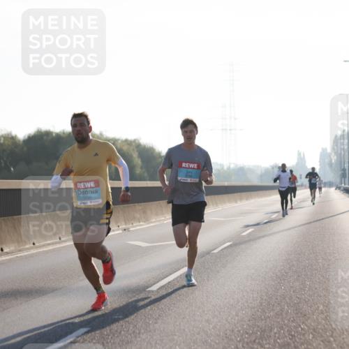 03.10.2025 - Köhlbrandbrückenlauf Jannik Wohlers http://msf.ph/oto/9053259 03.10.2025 09:10:41 Position 3 3590, 3782 meine-sportfotos.de