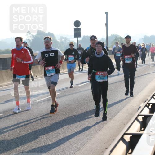03.10.2025 - Köhlbrandbrückenlauf Lena Gebhardt http://msf.ph/oto/9053280 03.10.2025 09:15:45 Position 1 3083, 1421 meine-sportfotos.de