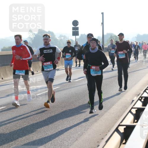 03.10.2025 - Köhlbrandbrückenlauf Lena Gebhardt http://msf.ph/oto/9053283 03.10.2025 09:15:46 Position 1 3083 meine-sportfotos.de