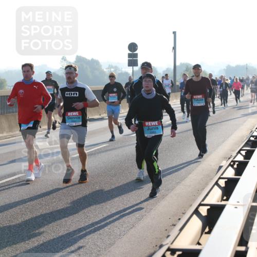 03.10.2025 - Köhlbrandbrückenlauf Lena Gebhardt http://msf.ph/oto/9053292 03.10.2025 09:15:46 Position 1 3083 meine-sportfotos.de