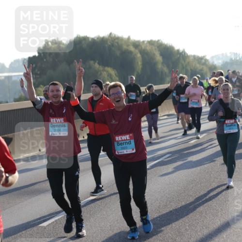 03.10.2025 - Köhlbrandbrückenlauf Jannik Wohlers http://msf.ph/oto/9053338 03.10.2025 09:19:53 Position 3 3004, 3003, 2678 meine-sportfotos.de
