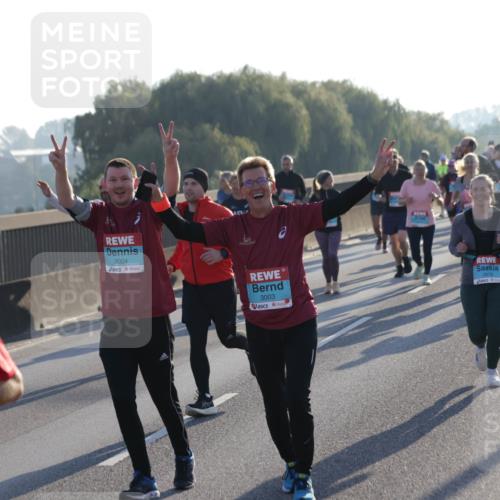 03.10.2025 - Köhlbrandbrückenlauf Jannik Wohlers http://msf.ph/oto/9053344 03.10.2025 09:19:53 Position 3 3004, 3003, 2678 meine-sportfotos.de