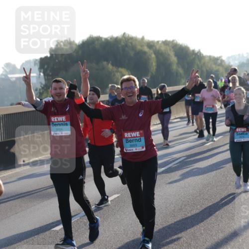 03.10.2025 - Köhlbrandbrückenlauf Jannik Wohlers http://msf.ph/oto/9053352 03.10.2025 09:19:53 Position 3 3004, 3003, 2678 meine-sportfotos.de