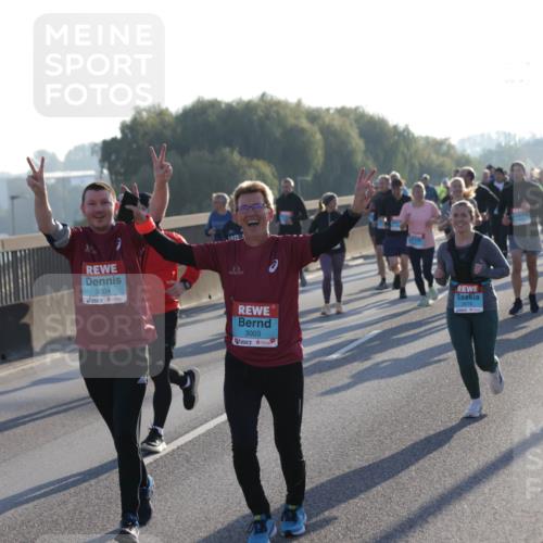 03.10.2025 - Köhlbrandbrückenlauf Jannik Wohlers http://msf.ph/oto/9053381 03.10.2025 09:19:53 Position 3 3004, 3003, 2678 meine-sportfotos.de