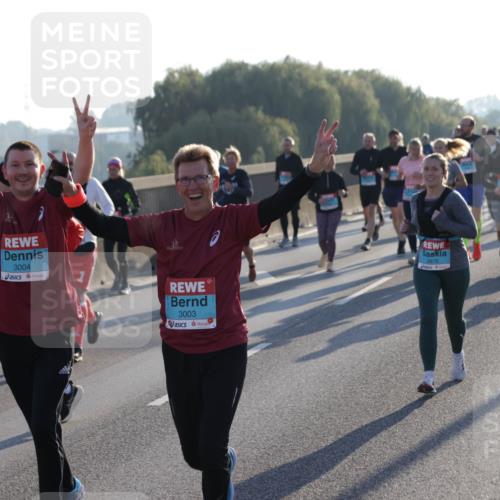 03.10.2025 - Köhlbrandbrückenlauf Jannik Wohlers http://msf.ph/oto/9053415 03.10.2025 09:19:54 Position 3 3004, 7, 3003, 2678 meine-sportfotos.de