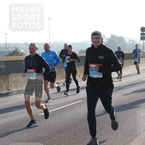 03.10.2025 - Köhlbrandbrückenlauf Lena Gebhardt http://msf.ph/oto/9053422 03.10.2025 09:16:03 Position 1 1102, 1133 meine-sportfotos.de