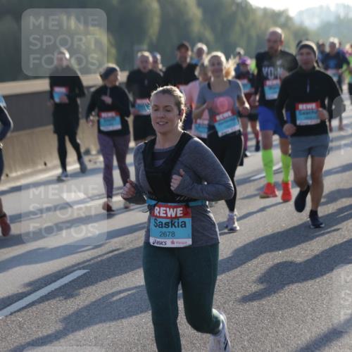 03.10.2025 - Köhlbrandbrückenlauf Jannik Wohlers http://msf.ph/oto/9053426 03.10.2025 09:19:55 Position 3 2678 meine-sportfotos.de