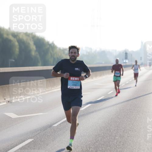 03.10.2025 - Köhlbrandbrückenlauf Jannik Wohlers http://msf.ph/oto/9053451 03.10.2025 09:10:50 Position 3 3760 meine-sportfotos.de