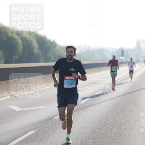 03.10.2025 - Köhlbrandbrückenlauf Jannik Wohlers http://msf.ph/oto/9053466 03.10.2025 09:10:50 Position 3 3760 meine-sportfotos.de