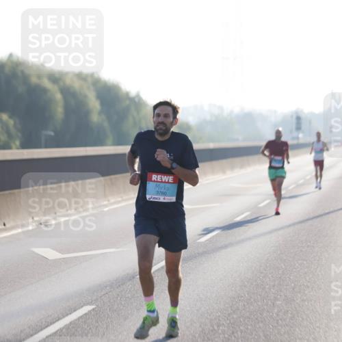 03.10.2025 - Köhlbrandbrückenlauf Jannik Wohlers http://msf.ph/oto/9053482 03.10.2025 09:10:50 Position 3 3760 meine-sportfotos.de