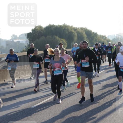 03.10.2025 - Köhlbrandbrückenlauf Jannik Wohlers http://msf.ph/oto/9053484 03.10.2025 09:19:56 Position 3 1771, 1907, 1905 meine-sportfotos.de