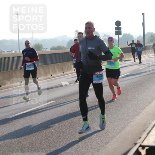 03.10.2025 - Köhlbrandbrückenlauf Lena Gebhardt http://msf.ph/oto/9053488 03.10.2025 09:16:05 Position 1  meine-sportfotos.de