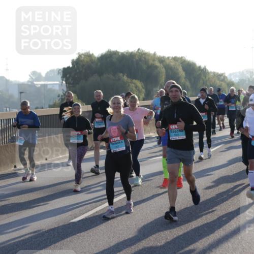 03.10.2025 - Köhlbrandbrückenlauf Jannik Wohlers http://msf.ph/oto/9053493 03.10.2025 09:19:56 Position 3 1771, 1905, 1907 meine-sportfotos.de