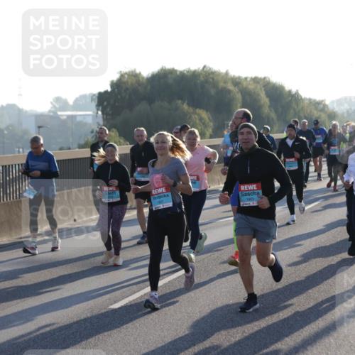 03.10.2025 - Köhlbrandbrückenlauf Jannik Wohlers http://msf.ph/oto/9053505 03.10.2025 09:19:56 Position 3 1771, 1907, 1905 meine-sportfotos.de