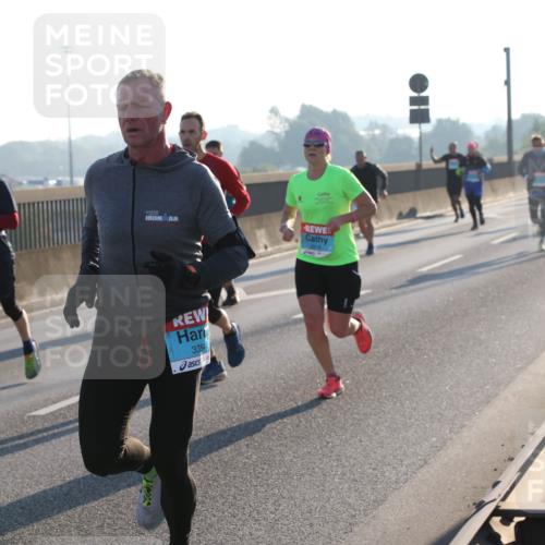 03.10.2025 - Köhlbrandbrückenlauf Lena Gebhardt http://msf.ph/oto/9053506 03.10.2025 09:16:06 Position 1 3354 meine-sportfotos.de