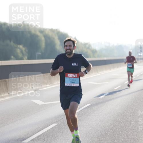 03.10.2025 - Köhlbrandbrückenlauf Jannik Wohlers http://msf.ph/oto/9053512 03.10.2025 09:10:51 Position 3 3760 meine-sportfotos.de