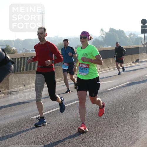 03.10.2025 - Köhlbrandbrückenlauf Lena Gebhardt http://msf.ph/oto/9053522 03.10.2025 09:16:06 Position 1 3354, 2819 meine-sportfotos.de
