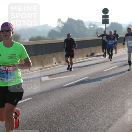 03.10.2025 - Köhlbrandbrückenlauf Lena Gebhardt http://msf.ph/oto/9053538 03.10.2025 09:16:07 Position 1 2025, 2819 meine-sportfotos.de