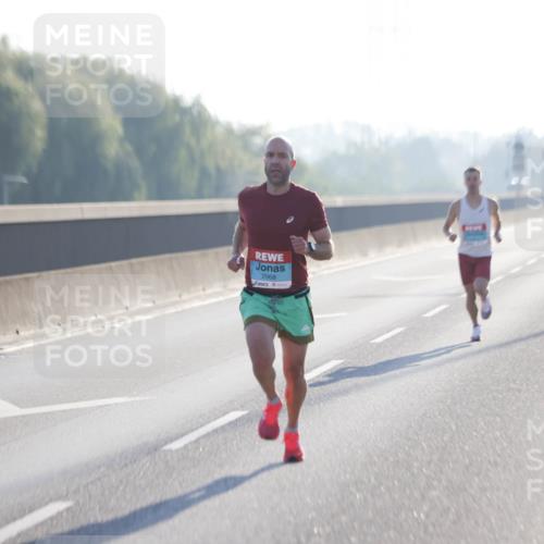 03.10.2025 - Köhlbrandbrückenlauf Jannik Wohlers http://msf.ph/oto/9053545 03.10.2025 09:10:54 Position 3 2968 meine-sportfotos.de