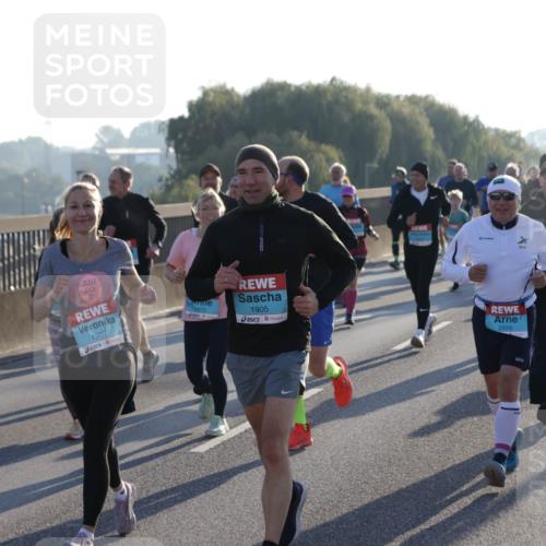 03.10.2025 - Köhlbrandbrückenlauf Jannik Wohlers http://msf.ph/oto/9053549 03.10.2025 09:19:57 Position 3 1905, 1672, 1907, 2929 meine-sportfotos.de