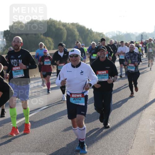03.10.2025 - Köhlbrandbrückenlauf Jannik Wohlers http://msf.ph/oto/9053564 03.10.2025 09:19:58 Position 3 1905, 1282, 2082, 2929 meine-sportfotos.de