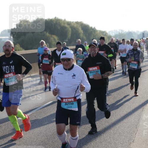 03.10.2025 - Köhlbrandbrückenlauf Jannik Wohlers http://msf.ph/oto/9053593 03.10.2025 09:19:58 Position 3 1282, 3092, 2929 meine-sportfotos.de
