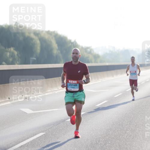 03.10.2025 - Köhlbrandbrückenlauf Jannik Wohlers http://msf.ph/oto/9053608 03.10.2025 09:10:55 Position 3 2968 meine-sportfotos.de