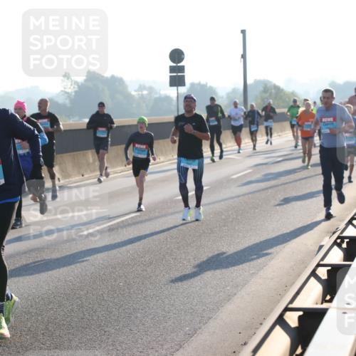 03.10.2025 - Köhlbrandbrückenlauf Lena Gebhardt http://msf.ph/oto/9053640 03.10.2025 09:16:11 Position 1 50, 3836 meine-sportfotos.de