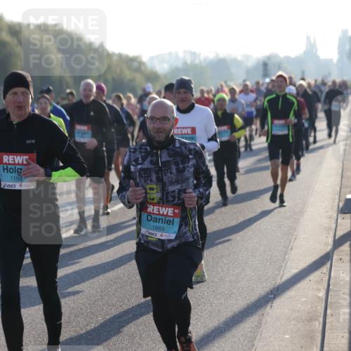 03.10.2025 - Köhlbrandbrückenlauf Jannik Wohlers http://msf.ph/oto/9053648 03.10.2025 09:20:00 Position 3 1192, 1669 meine-sportfotos.de