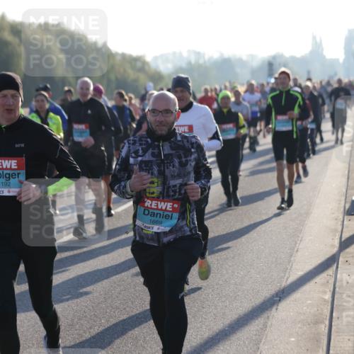 03.10.2025 - Köhlbrandbrückenlauf Jannik Wohlers http://msf.ph/oto/9053666 03.10.2025 09:20:00 Position 3 1192, 1669 meine-sportfotos.de