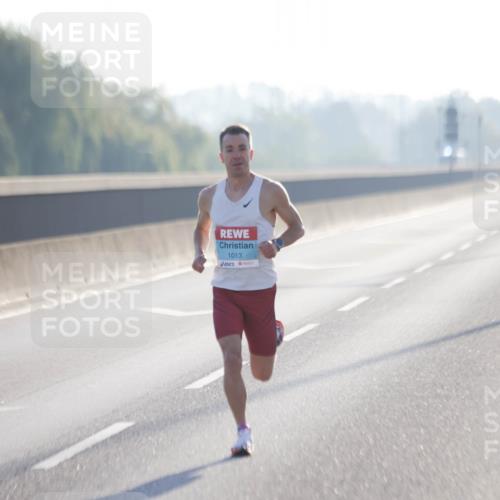 03.10.2025 - Köhlbrandbrückenlauf Jannik Wohlers http://msf.ph/oto/9053673 03.10.2025 09:10:57 Position 3 1013 meine-sportfotos.de