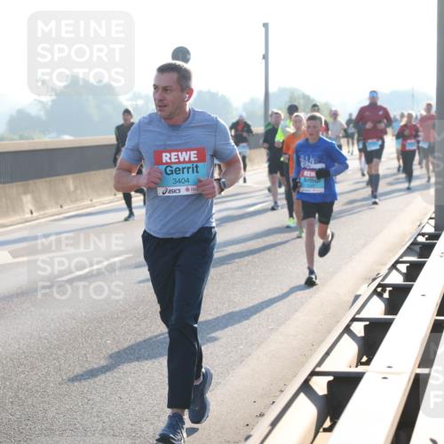 03.10.2025 - Köhlbrandbrückenlauf Lena Gebhardt http://msf.ph/oto/9053737 03.10.2025 09:16:14 Position 1 3404 meine-sportfotos.de
