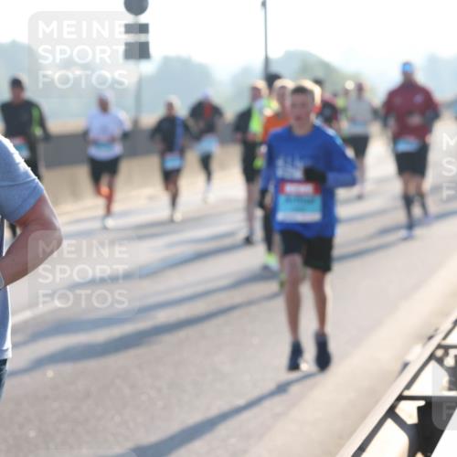 03.10.2025 - Köhlbrandbrückenlauf Lena Gebhardt http://msf.ph/oto/9053759 03.10.2025 09:16:14 Position 1 3404 meine-sportfotos.de