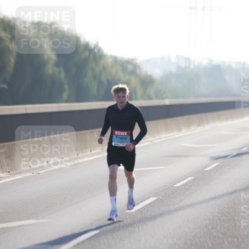 03.10.2025 - Köhlbrandbrückenlauf Jannik Wohlers http://msf.ph/oto/9053761 03.10.2025 09:11:24 Position 3 3127 meine-sportfotos.de